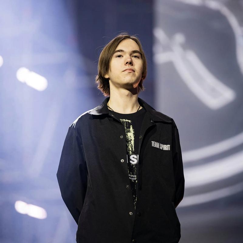 2023英雄联盟职业联赛春季赛总决赛，暨LPL十周年纪念颁奖典礼，即将于4月15日在上海梅赛德斯-奔驰文化中心举行